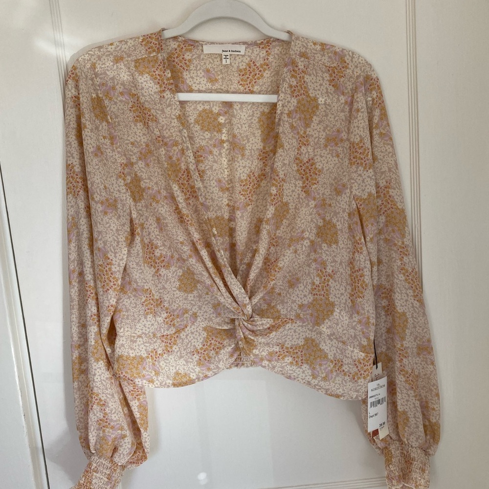 NWT June and Hudson mini floral blouse. Size Large